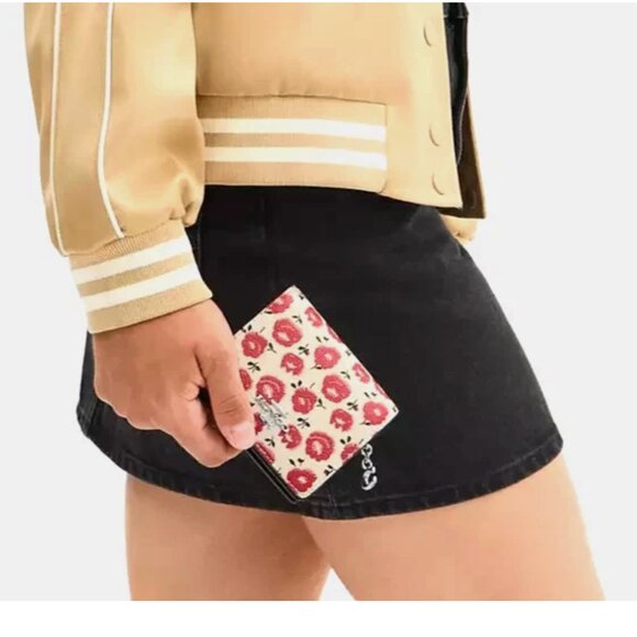 New Coach CBO76 Snap Wallet with Floral Print Chalk / Black Multi - Picture 2 of 4